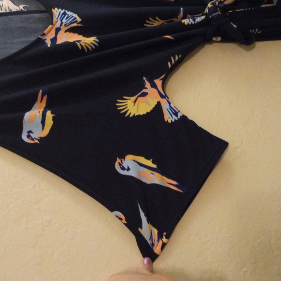 Deletta Anthropologie Fly Away Canary Large Bird Print Navy Blue Tunic SZ M - Picture 6 of 11
